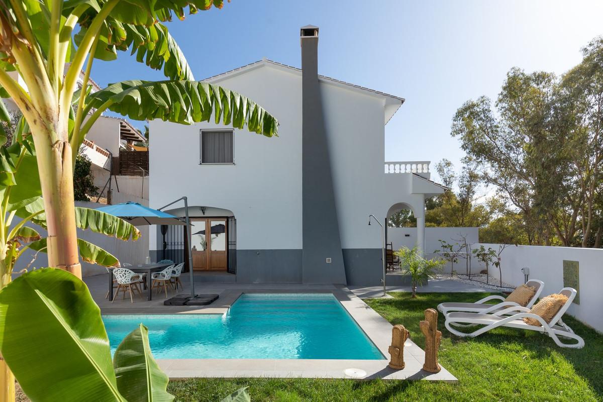 Alora, Málaga, Costa del Sol – House – Detached Villa