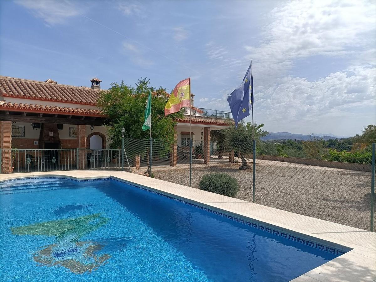 Coín, Málaga, Costa del Sol – House – Detached Villa